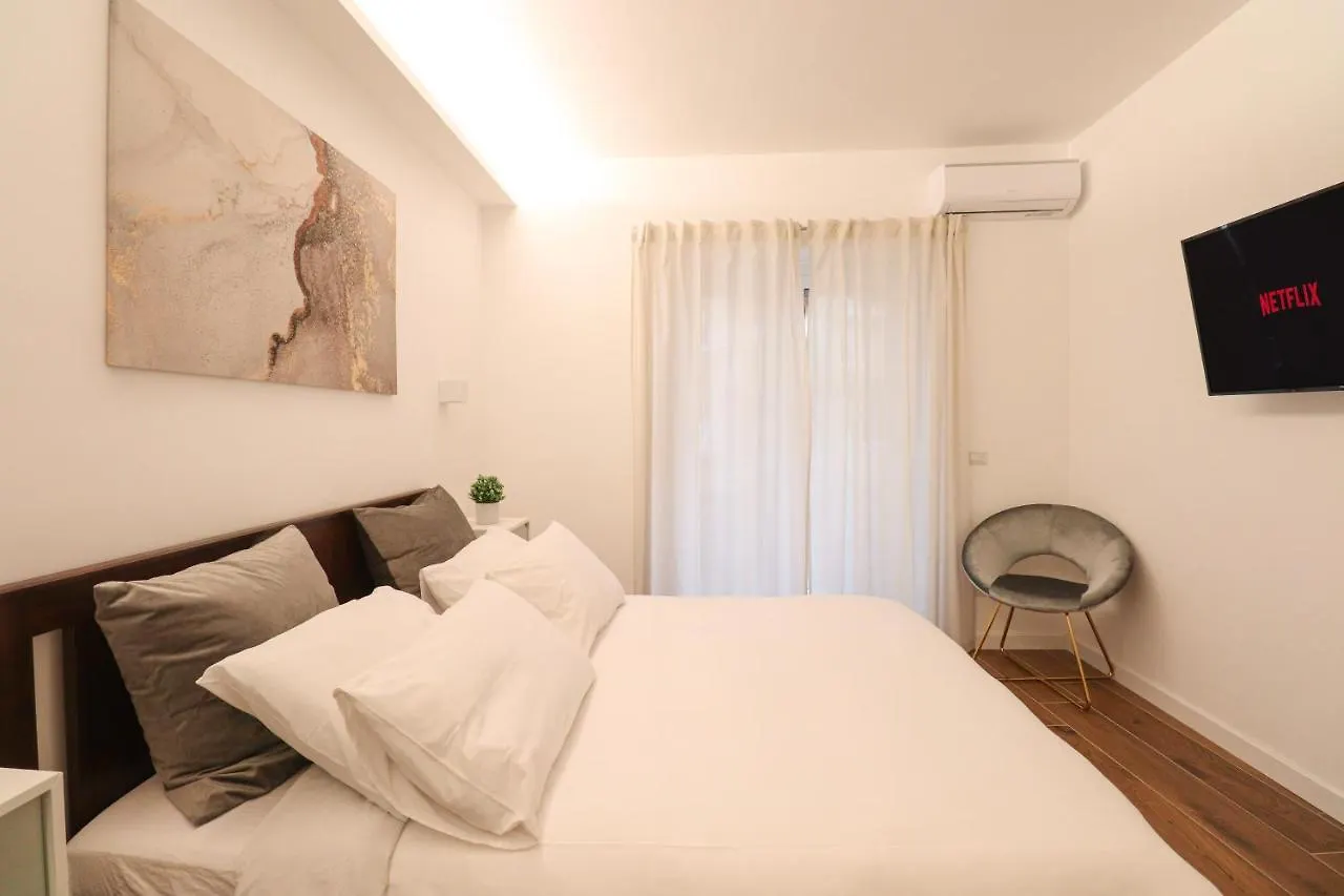Ziani 5 Rome Vatican Apartment